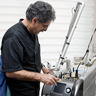 Jesús García Dorado y su clínica dermatológica, atención humanizada y de calidad